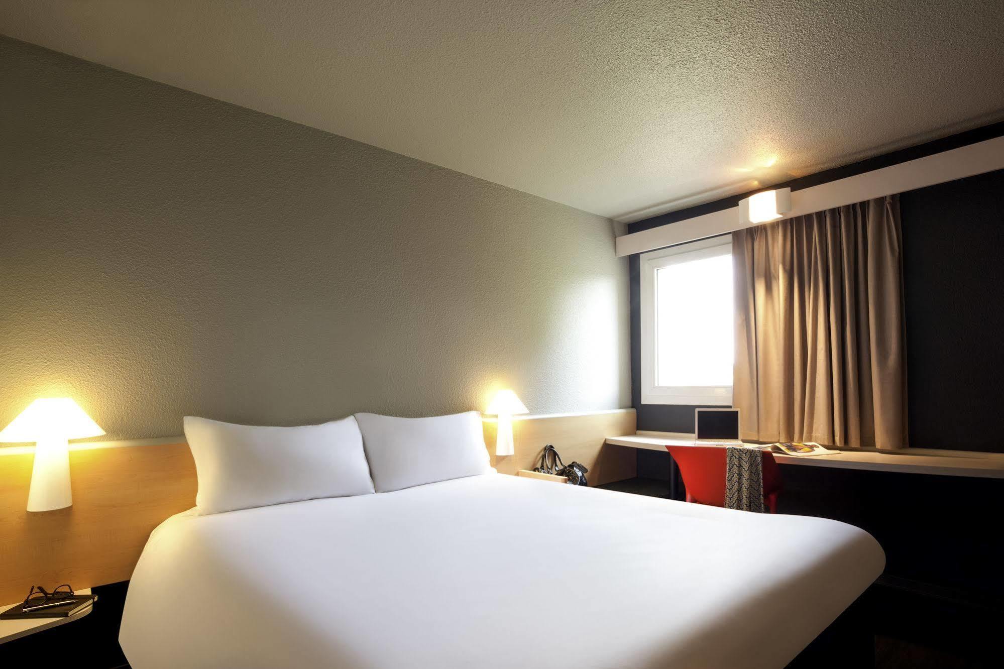 Hotel Ibis Mulhouse Ile Napoleon Sausheim Zewnętrze zdjęcie